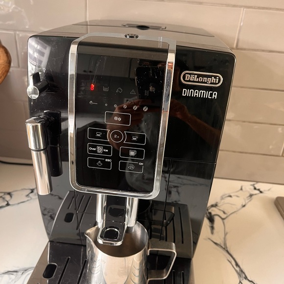 DeLonghi Dinamica Coffe Machine - Picture 6 of 8